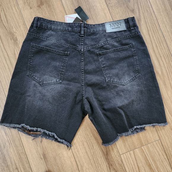 NEW RELAXED FIT RIGID MULTI RIP DENIM SHORTS, Mens size 34 - Picture 3 of 6